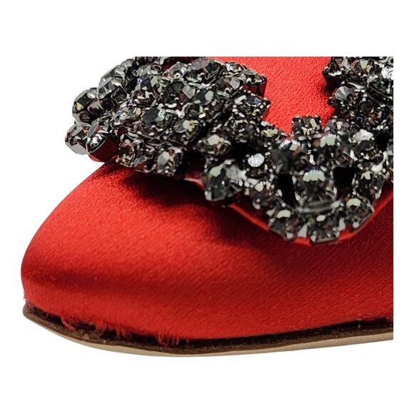 Manolo Blahnik Hangisiflat Jewel Buckle Flat Pumps - Satin - Red 35 5US $1095 - Picture 7 of 9